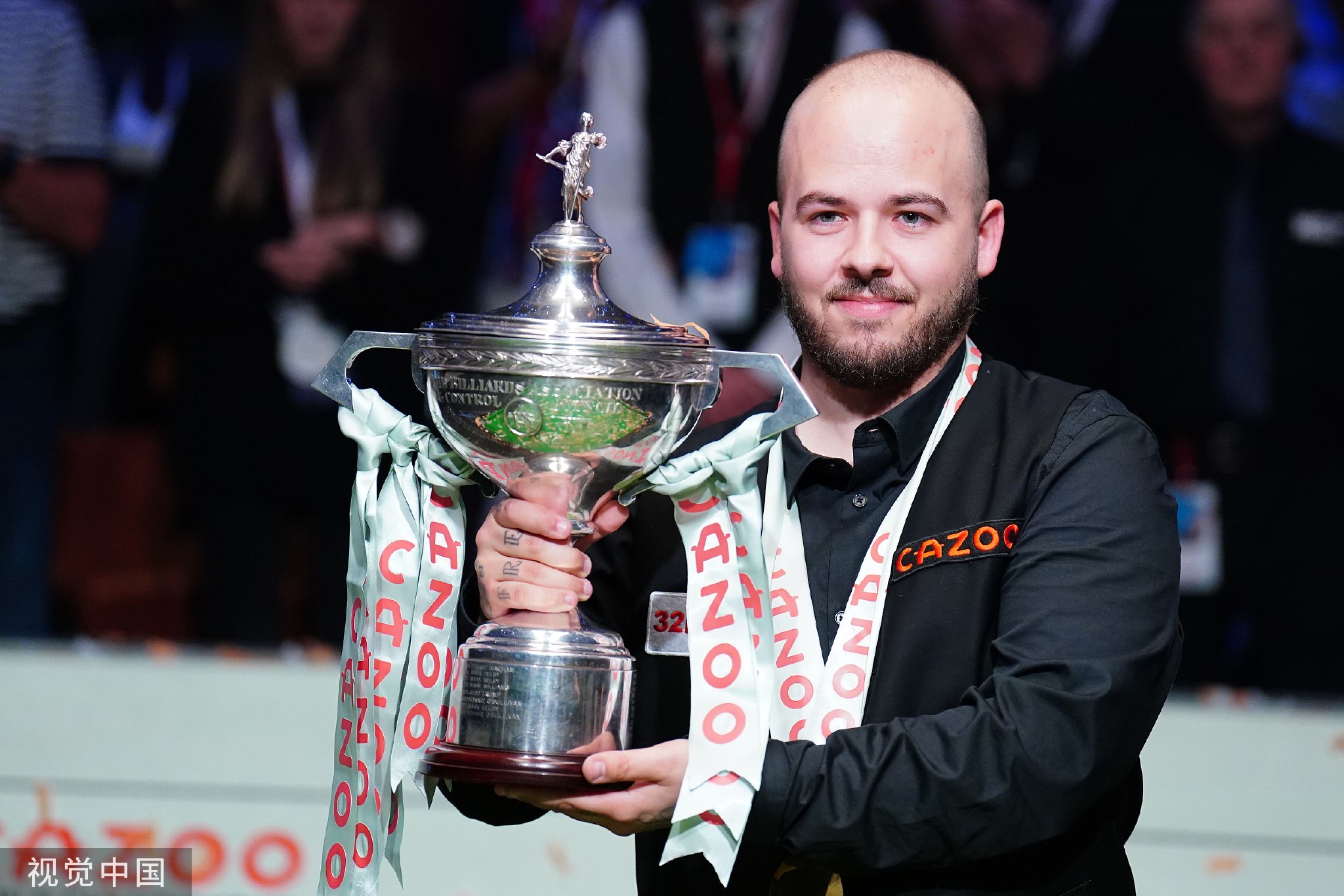 己铺出了一 己铺出了一